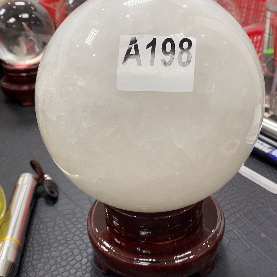 多***彩石材天然白水晶15.8