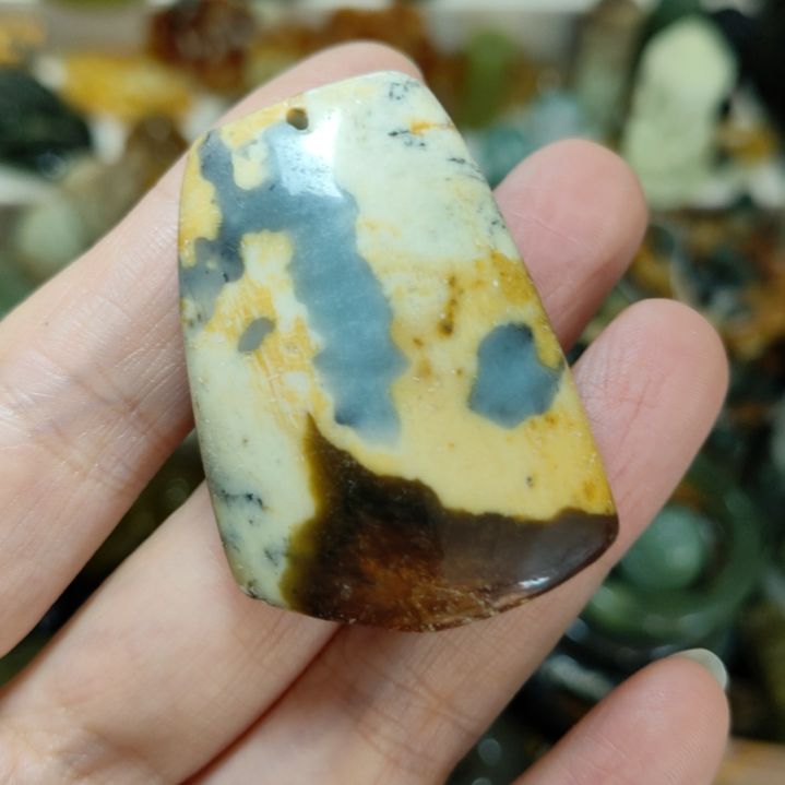 岫玉未镶嵌挂坠款式