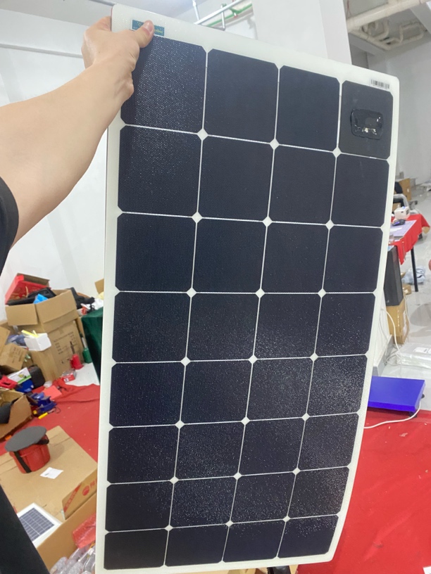 20V115W柔性单晶太阳能板库存（Sunpower）长107