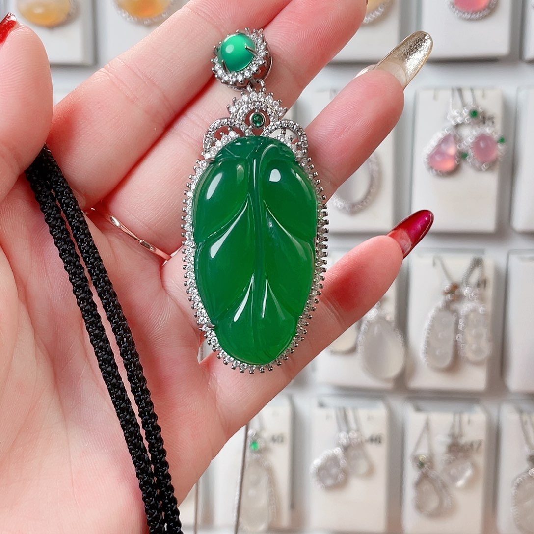 玛瑙/玉髓吊坠(赠链)未镶嵌