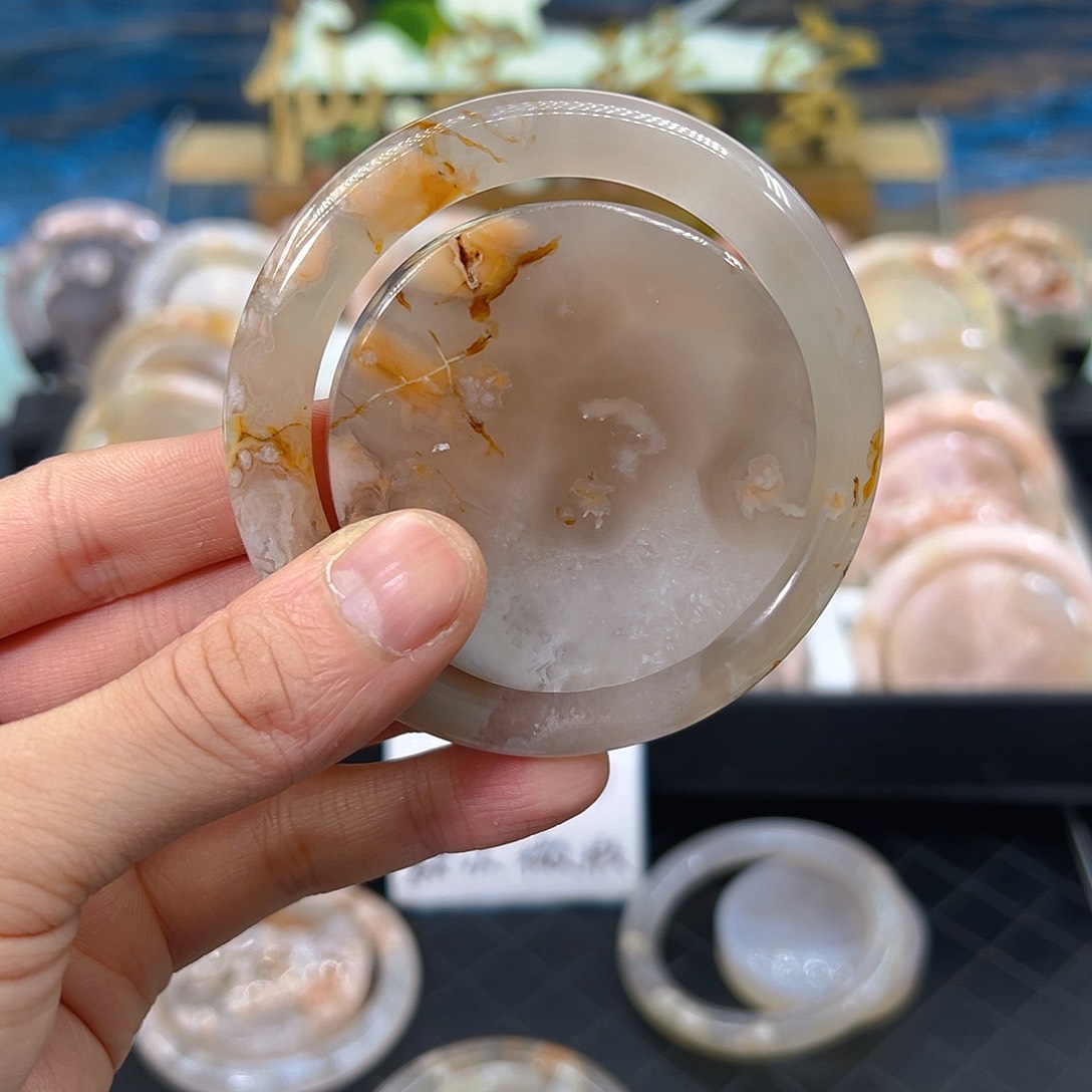 石英质玉手镯未镶嵌58