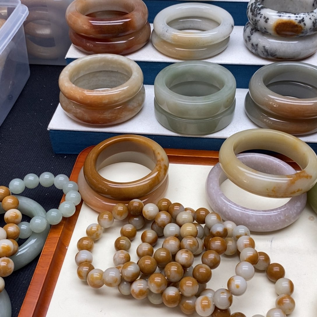 石英质玉手镯未镶嵌熊****s