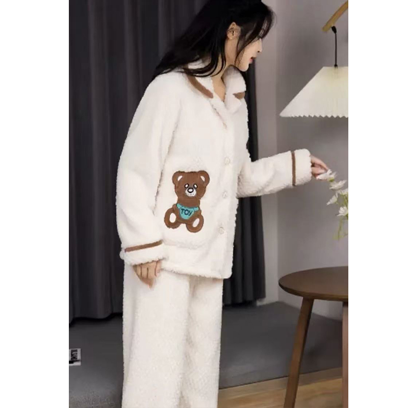 【百万严选】特！小熊翻领珊瑚绒保暖家居套装 女士~C357