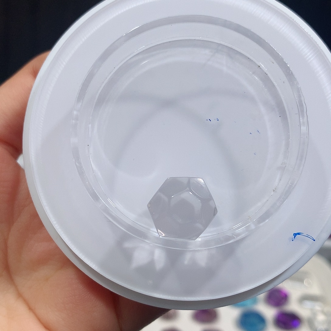 未镶嵌珠宝半成品水晶白水菠萝珠打孔定制不退换