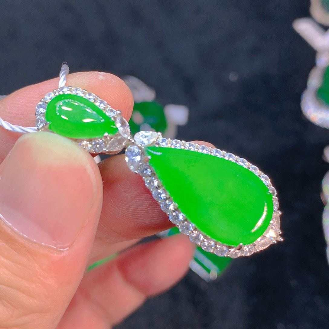 颈饰银S925镶嵌翡翠