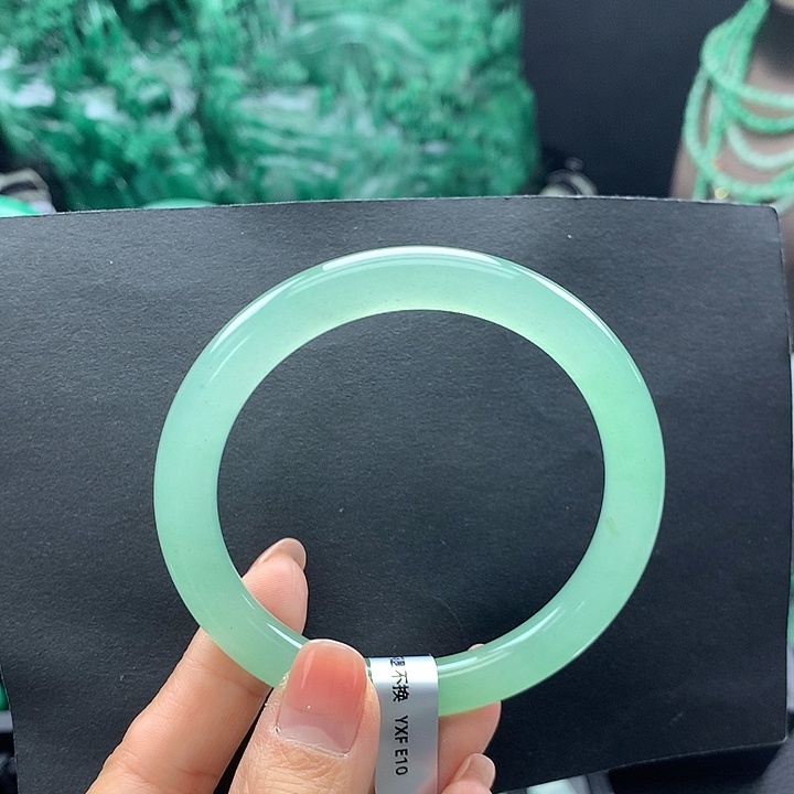 石英质玉未镶嵌手镯