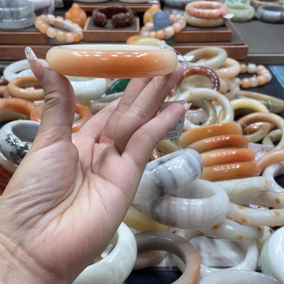 冷***～石英质玉手镯未镶嵌