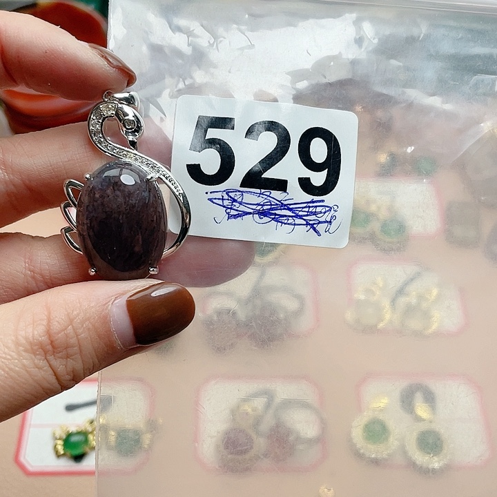 合金颈饰玛瑙/玉髓我****君