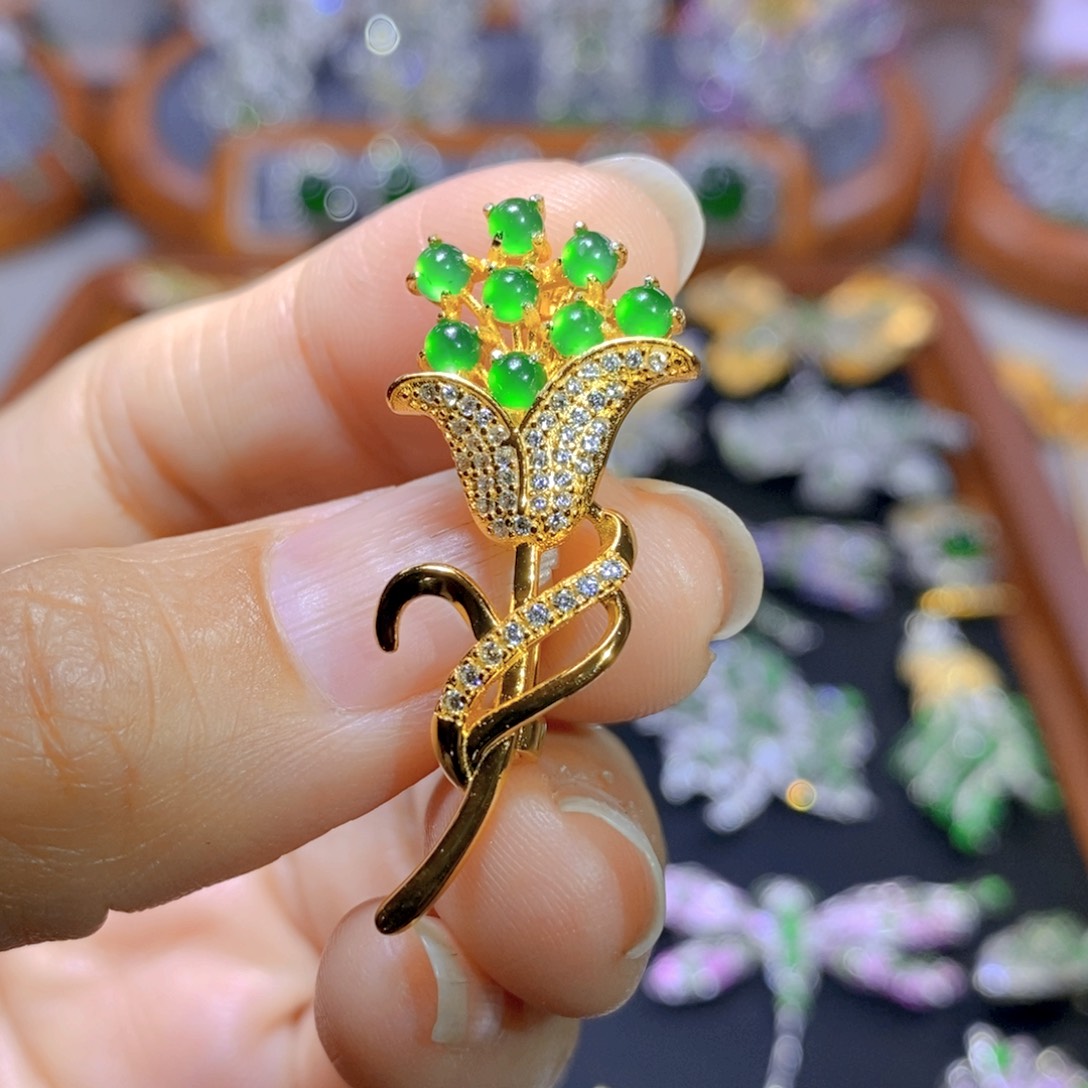 翡翠颈饰银S925镶嵌天然翡翠