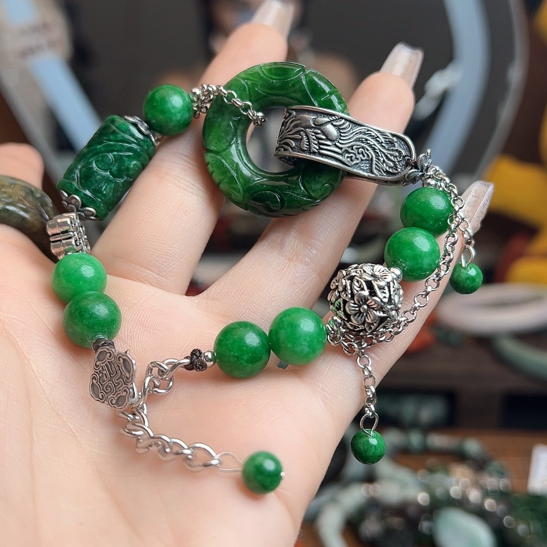 翡翠未镶嵌颈饰陌*吊坠