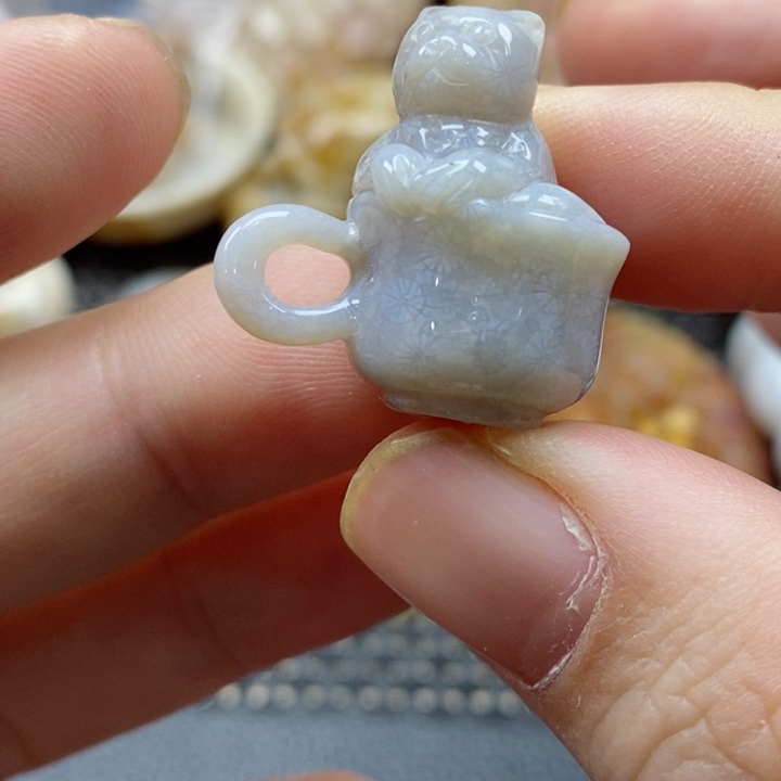 硅化珊瑚（珊瑚玉）颈饰未镶嵌