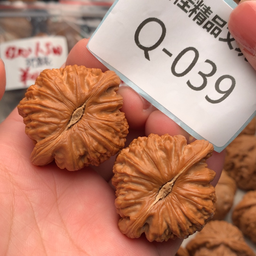 文玩核桃把件42白狮子………