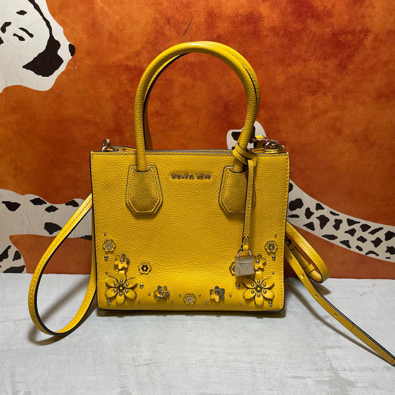 95新 MICHAELKORS/迈克高仕 15539 斜挎包