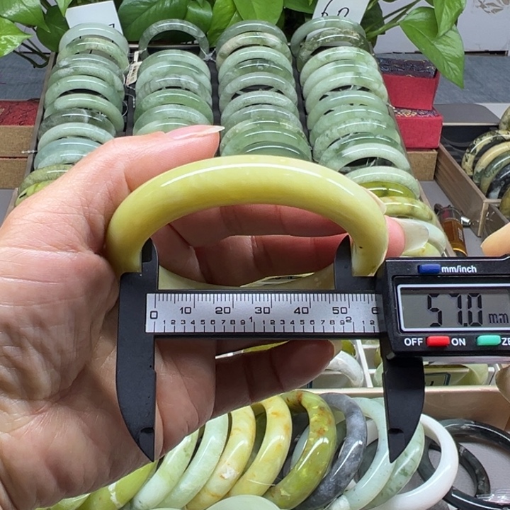 蛇纹石玉未镶嵌手镯12