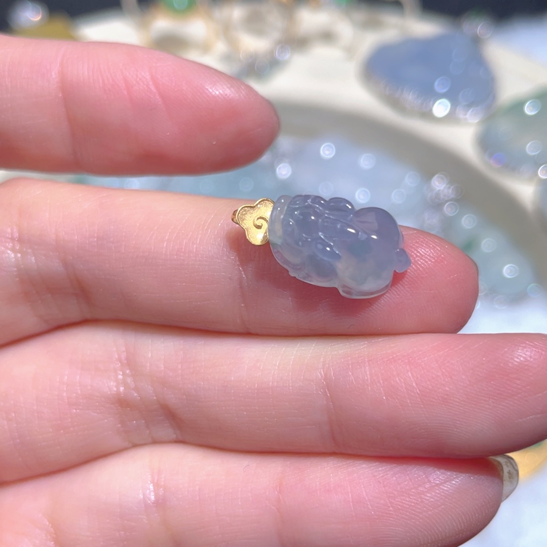 翡翠颈饰18K金镶嵌翡翠