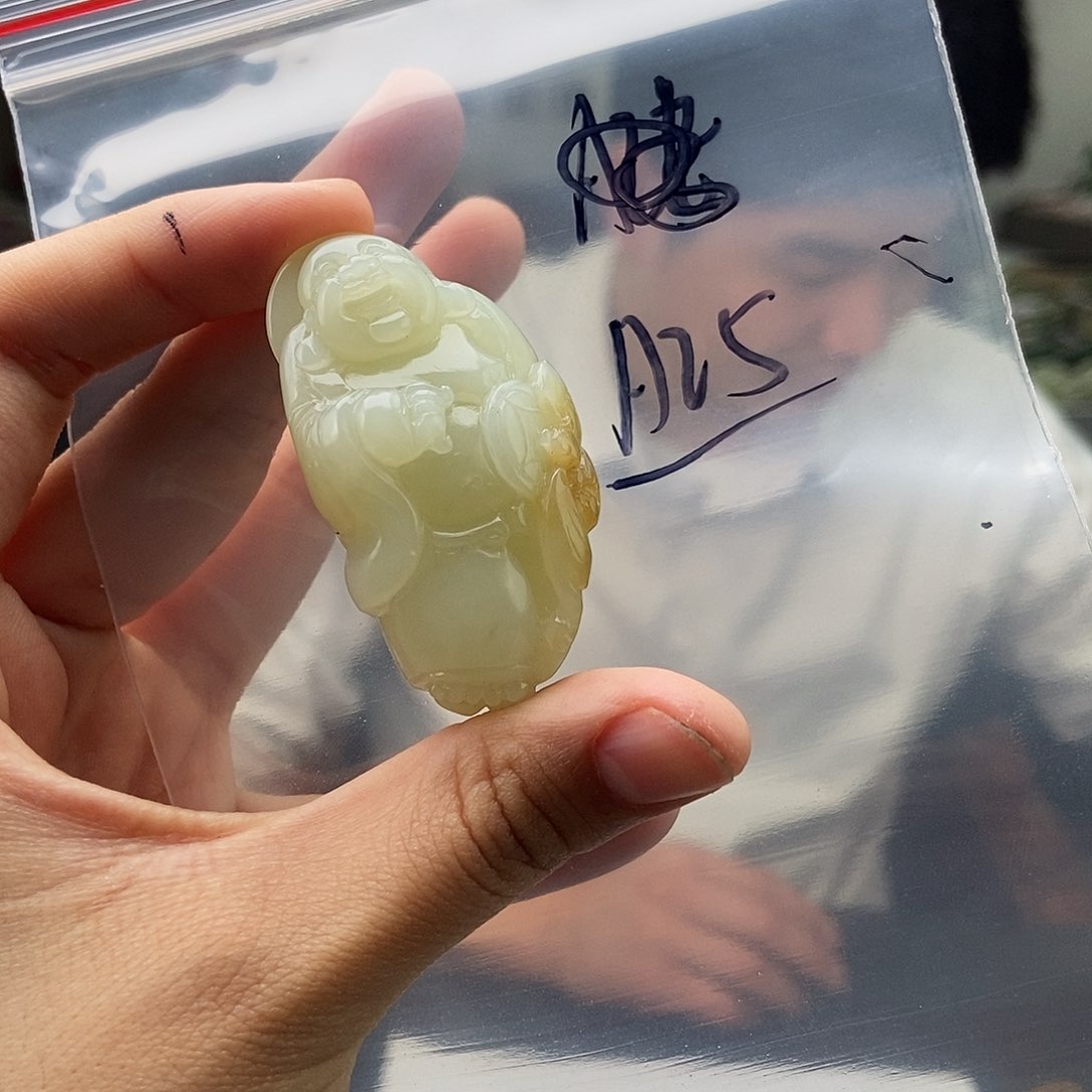 和田玉颜色多样性发拍一发一未镶嵌