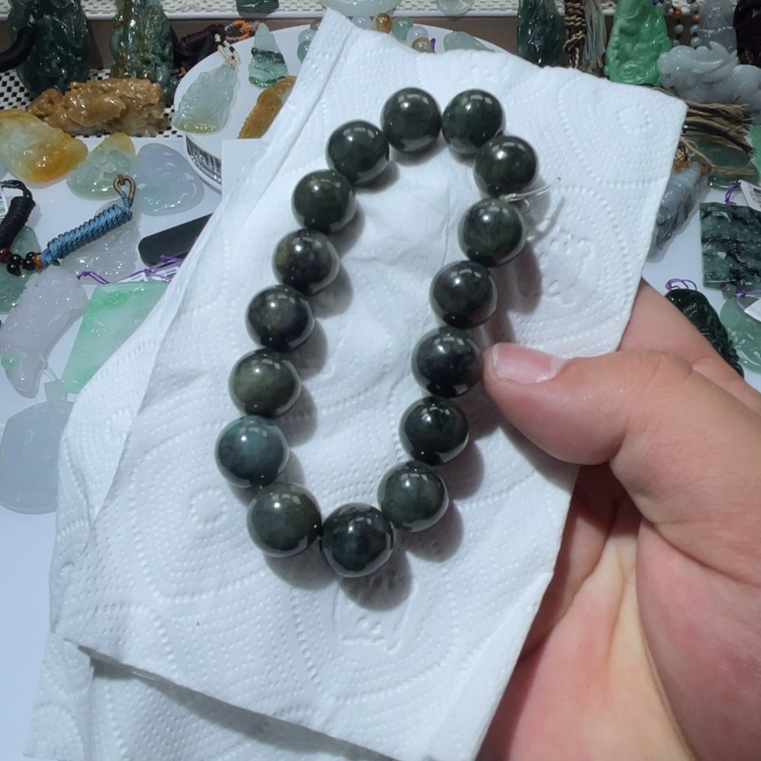 翡翠颈饰未镶嵌天然