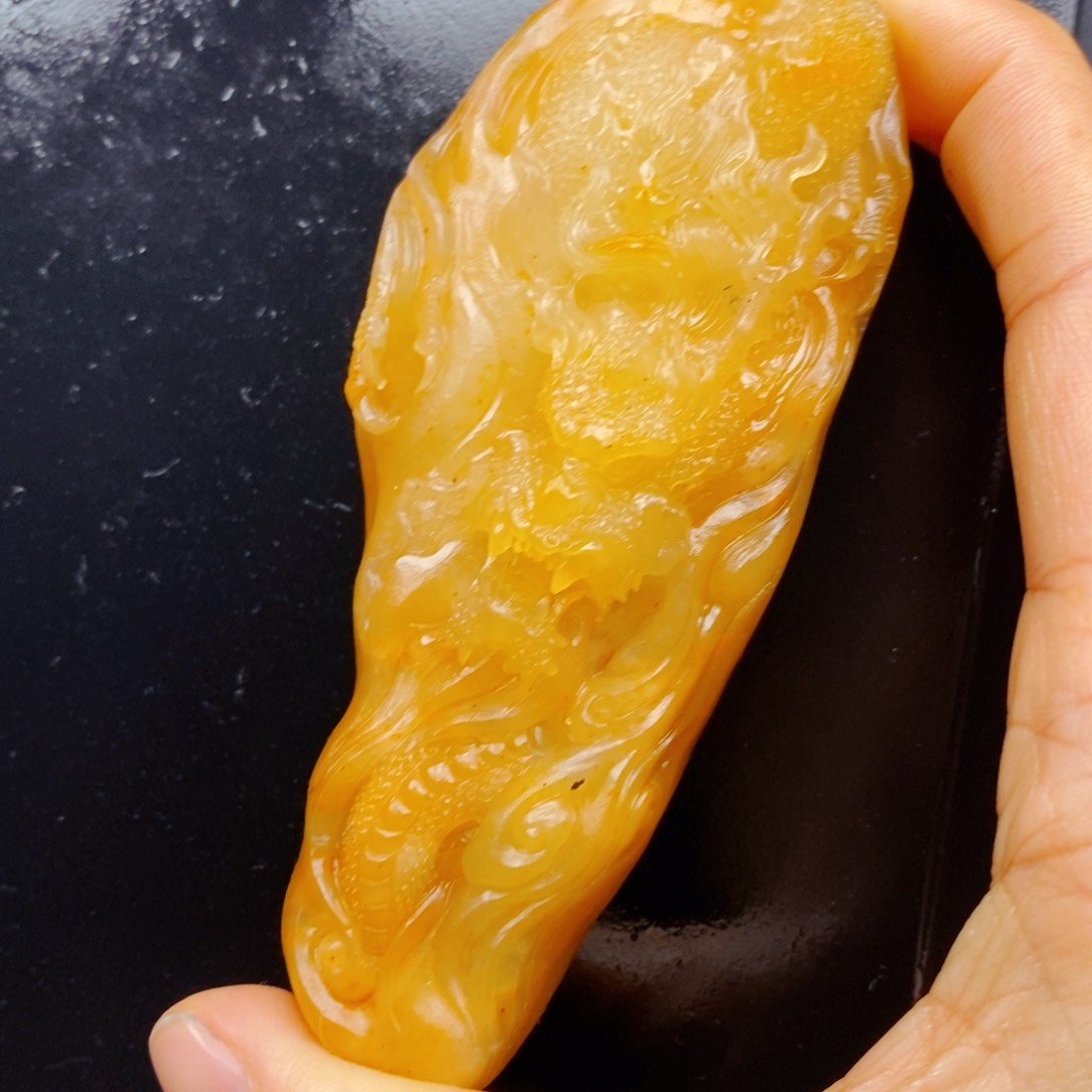 石英质玉（黄龙玉）未镶嵌颈饰