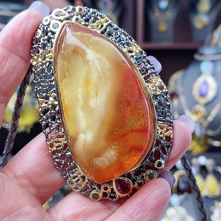 琥珀颈饰银S925镶嵌吊坠