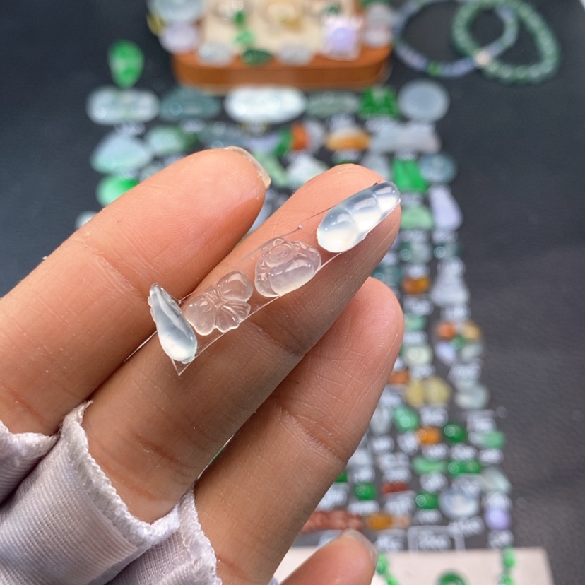 【闪购商品】翡翠挂件未镶嵌多宝