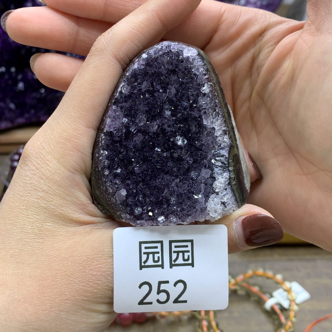 紫晶大型摆件（非配饰）未镶嵌