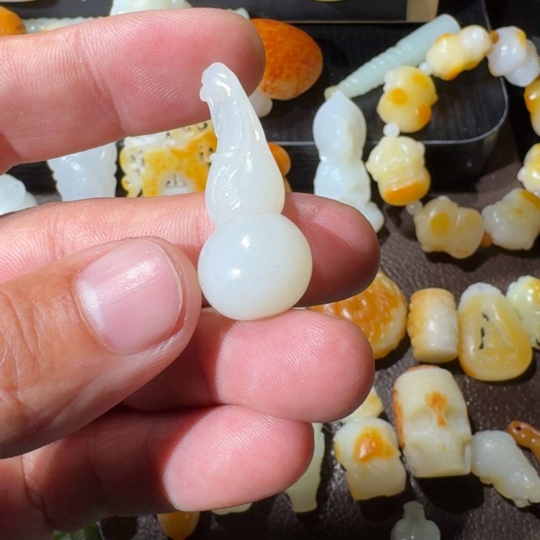 和田玉未镶嵌挂件