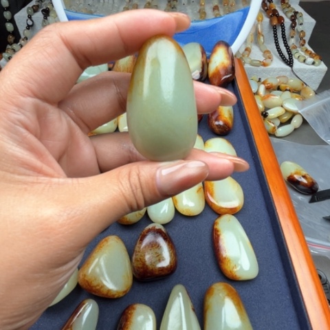 和田玉颈饰未镶嵌家****万