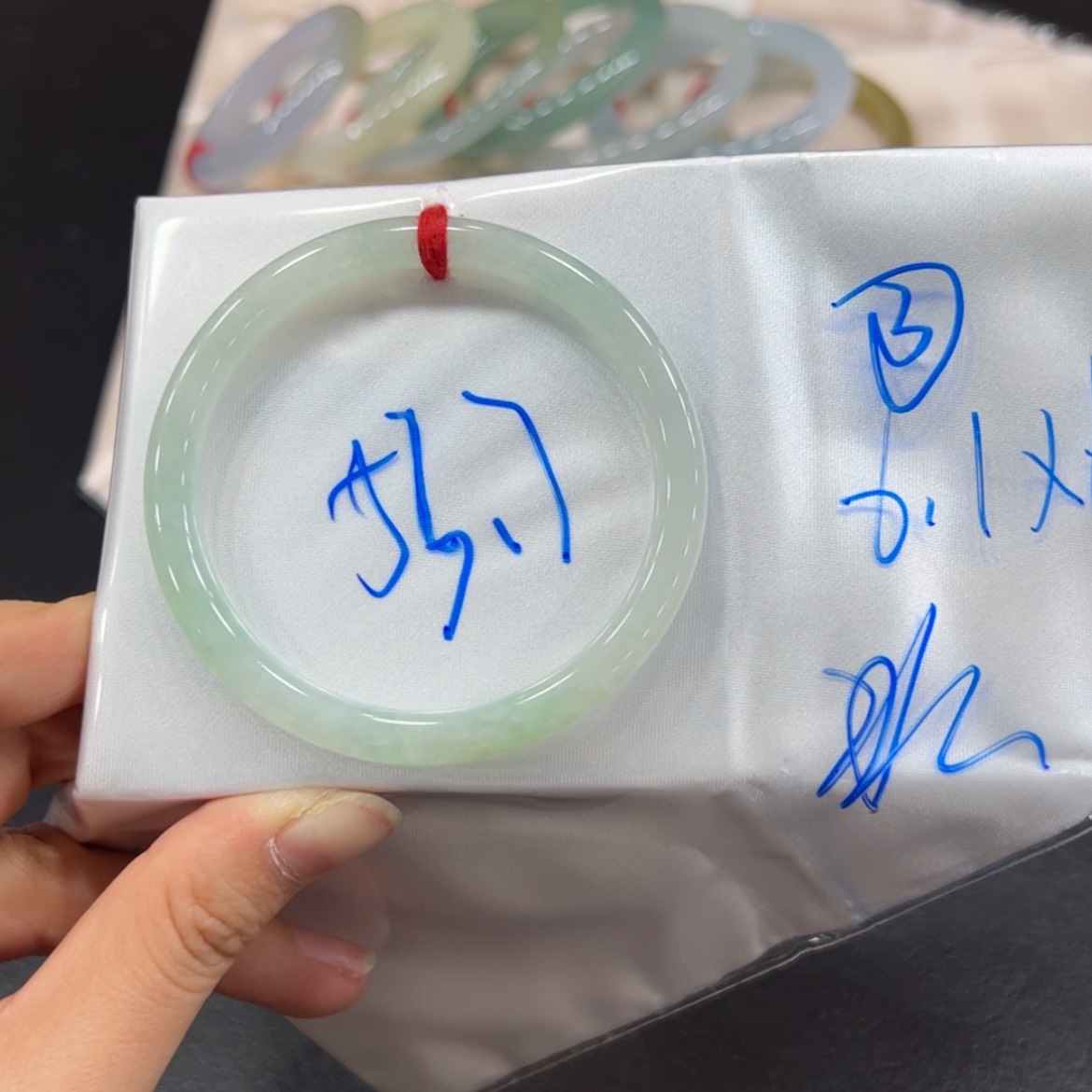 【闪购商品】翡翠手镯未镶嵌手镯