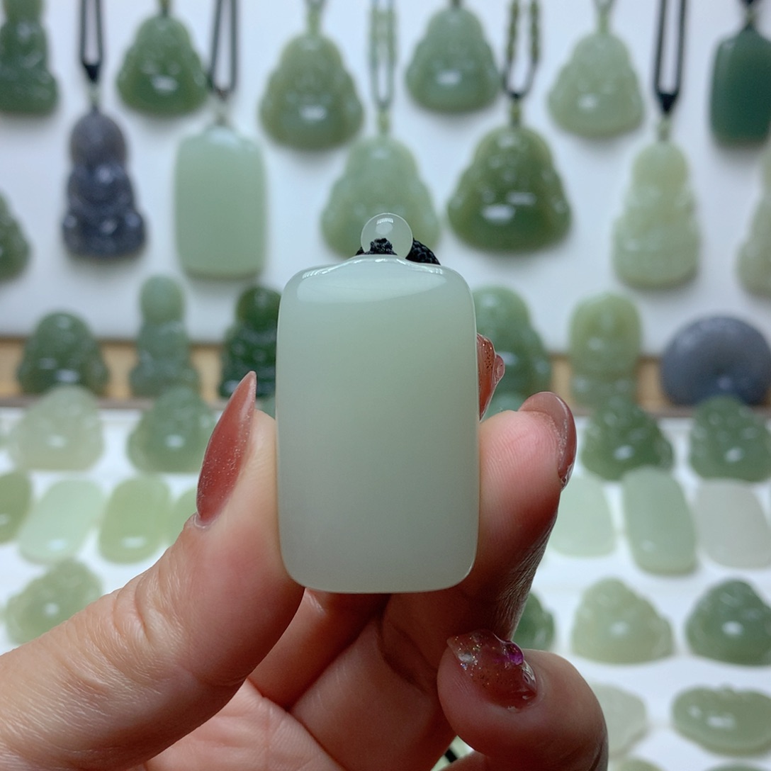 颈饰未镶嵌和田玉