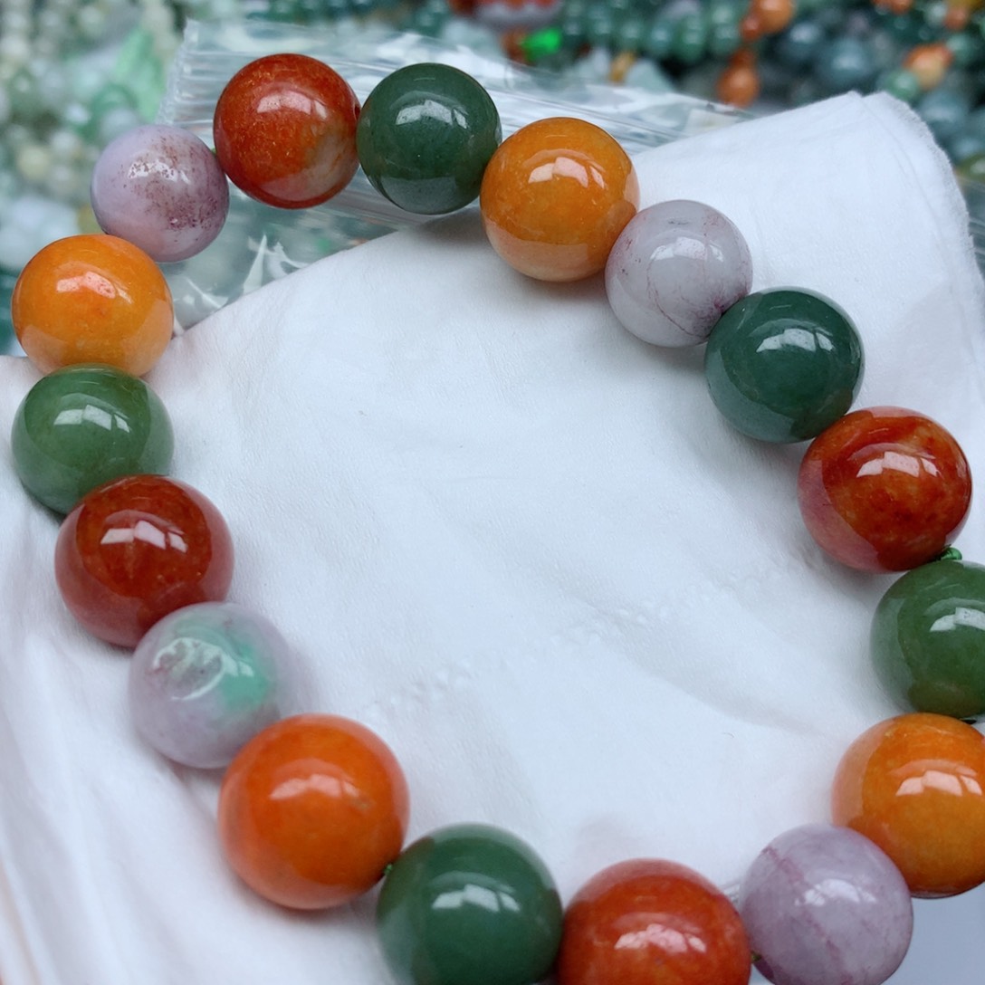 翡翠颈饰未镶嵌手串