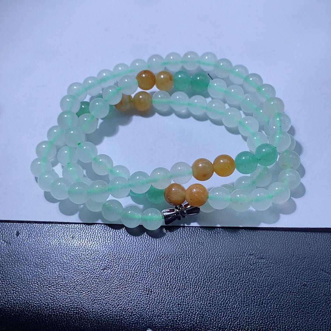 石英质玉颈饰未镶嵌