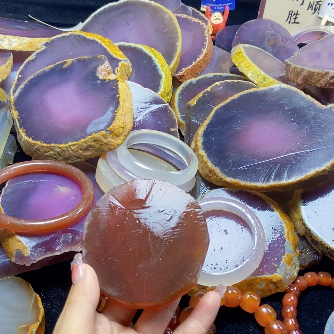 自***凉定制玛瑙60口手镯