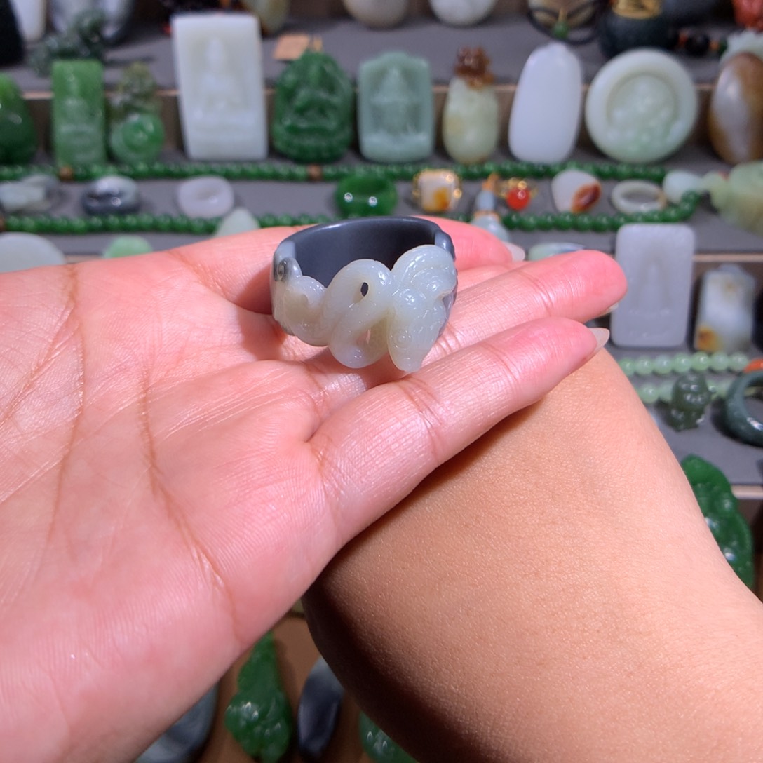 和田玉戒指未镶嵌人*