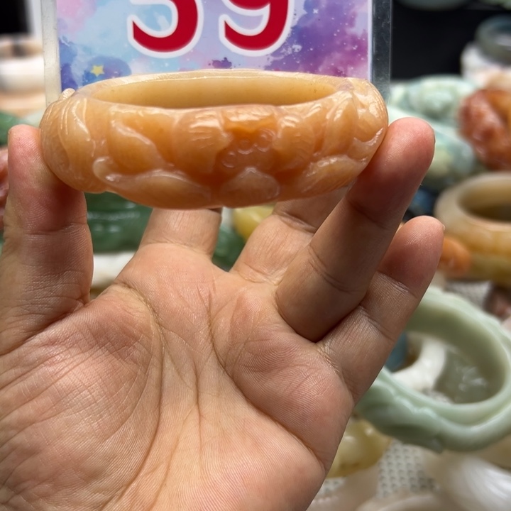 未镶嵌手镯石英岩玉