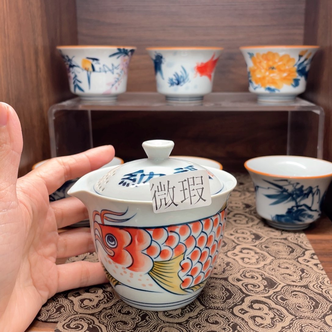 釉下手绘茶具微瑕