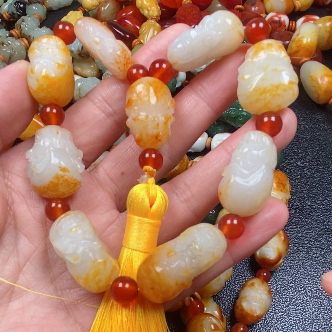 和田玉颈饰未镶嵌美***帅