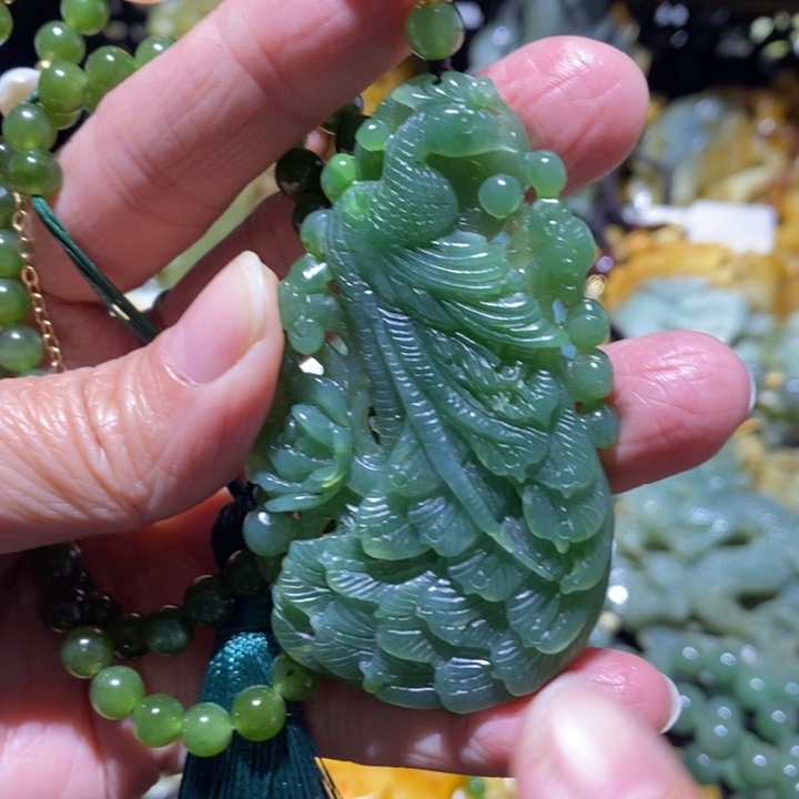 和田玉（碧玉）颈饰未镶嵌