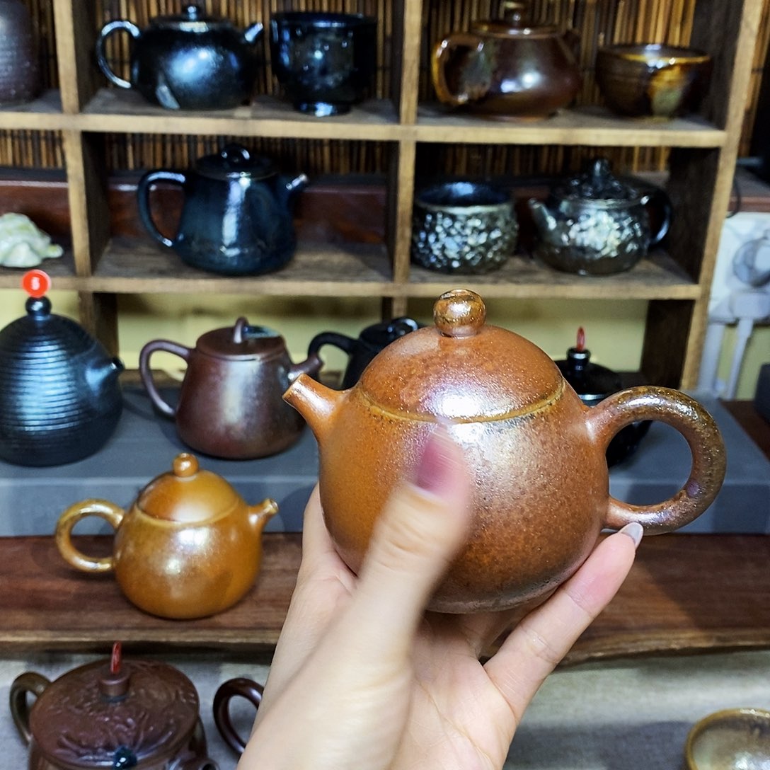 浮***千云南建水紫陶柴烧壶