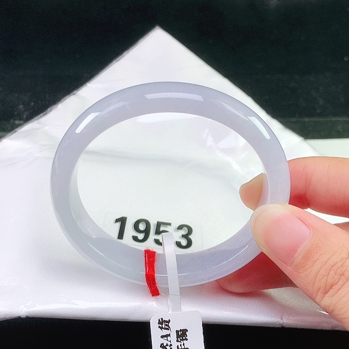 未镶嵌手镯（贵妃镯）翡翠