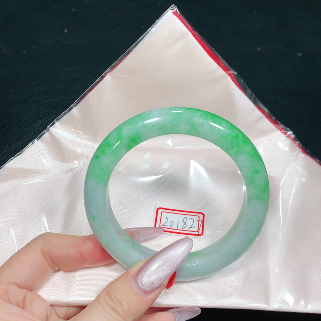 翡翠未镶嵌手镯天然翡翠手镯04