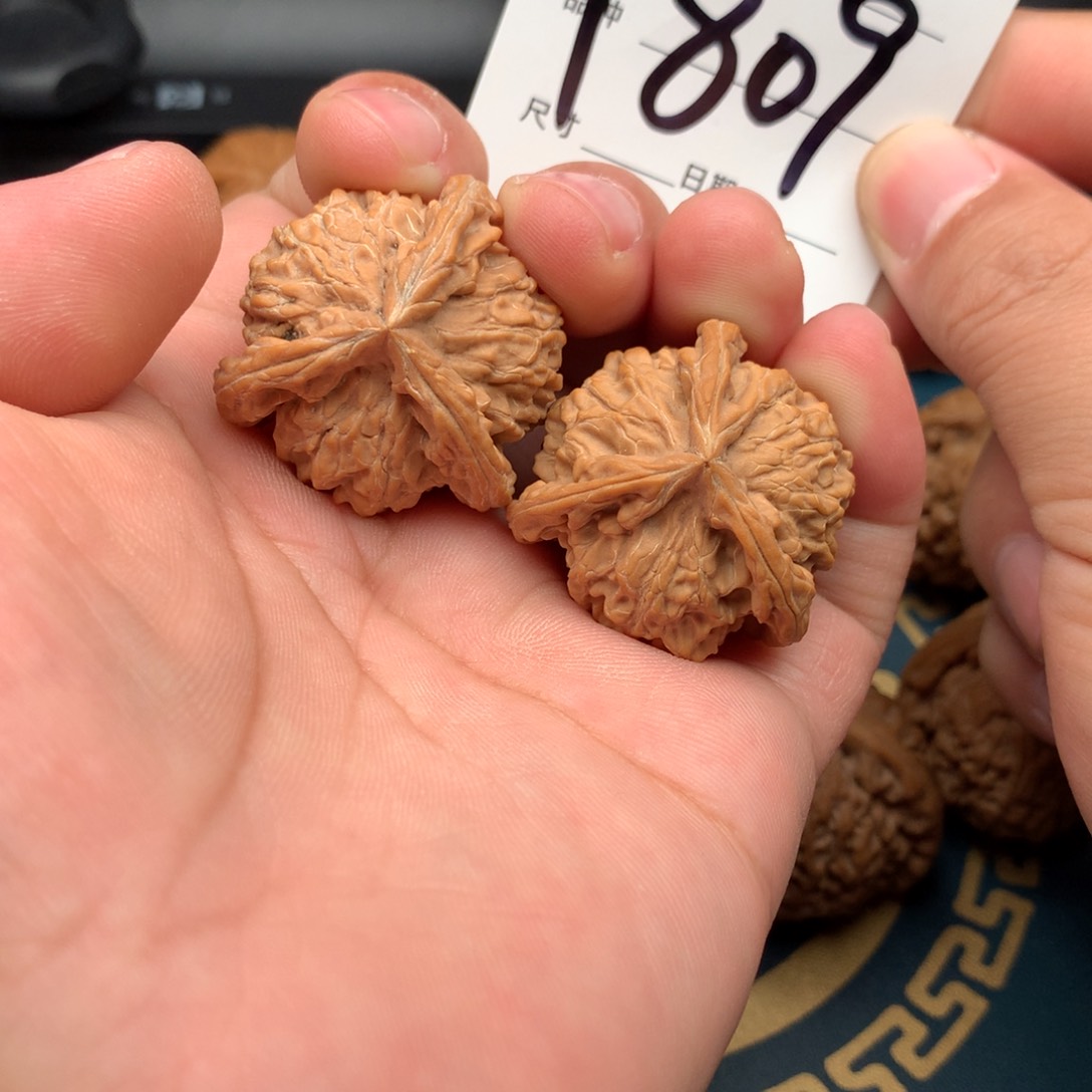 文玩核桃把件35.5全品三棱809