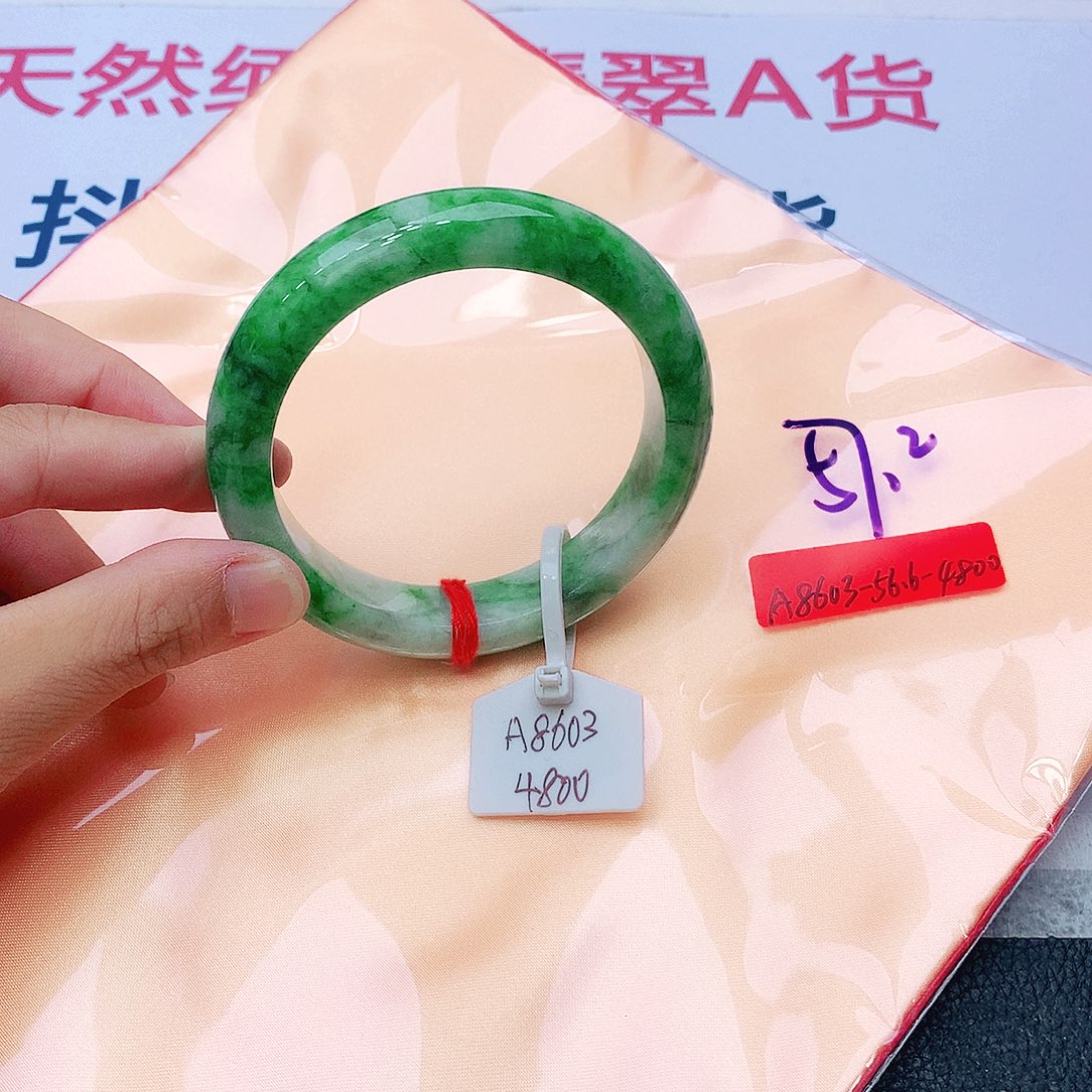 翡翠未镶嵌手镯我