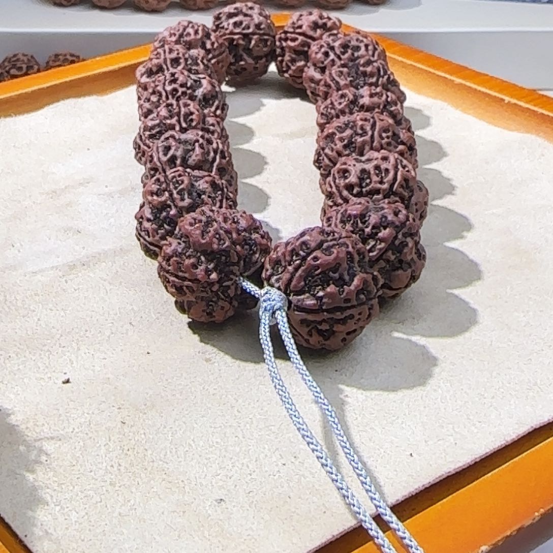 ༀ***ༀ金刚菩提吊坠粗筋安娜头货漏价