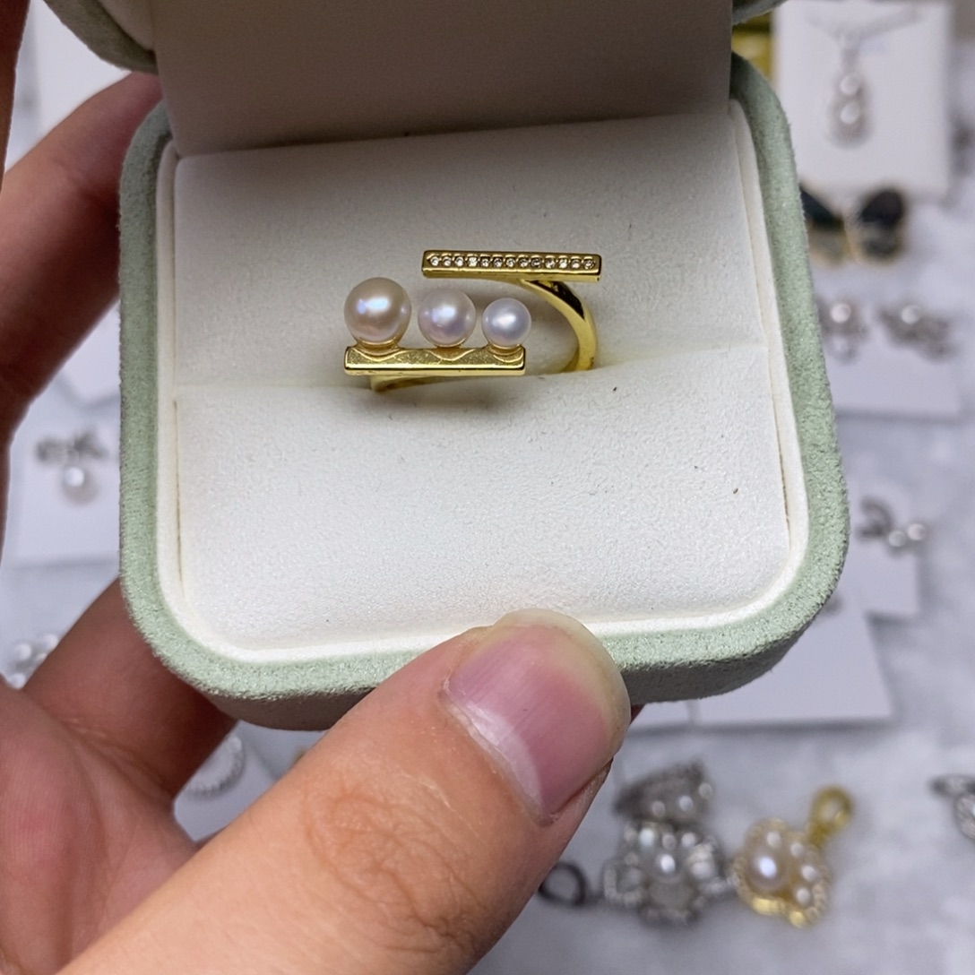 未镶嵌淡水珍珠耳饰