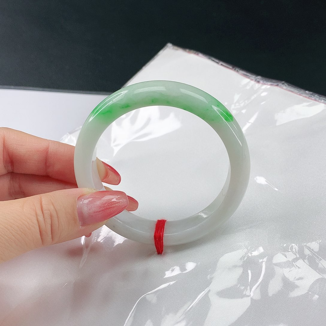 翡翠手镯未镶嵌翡翠351