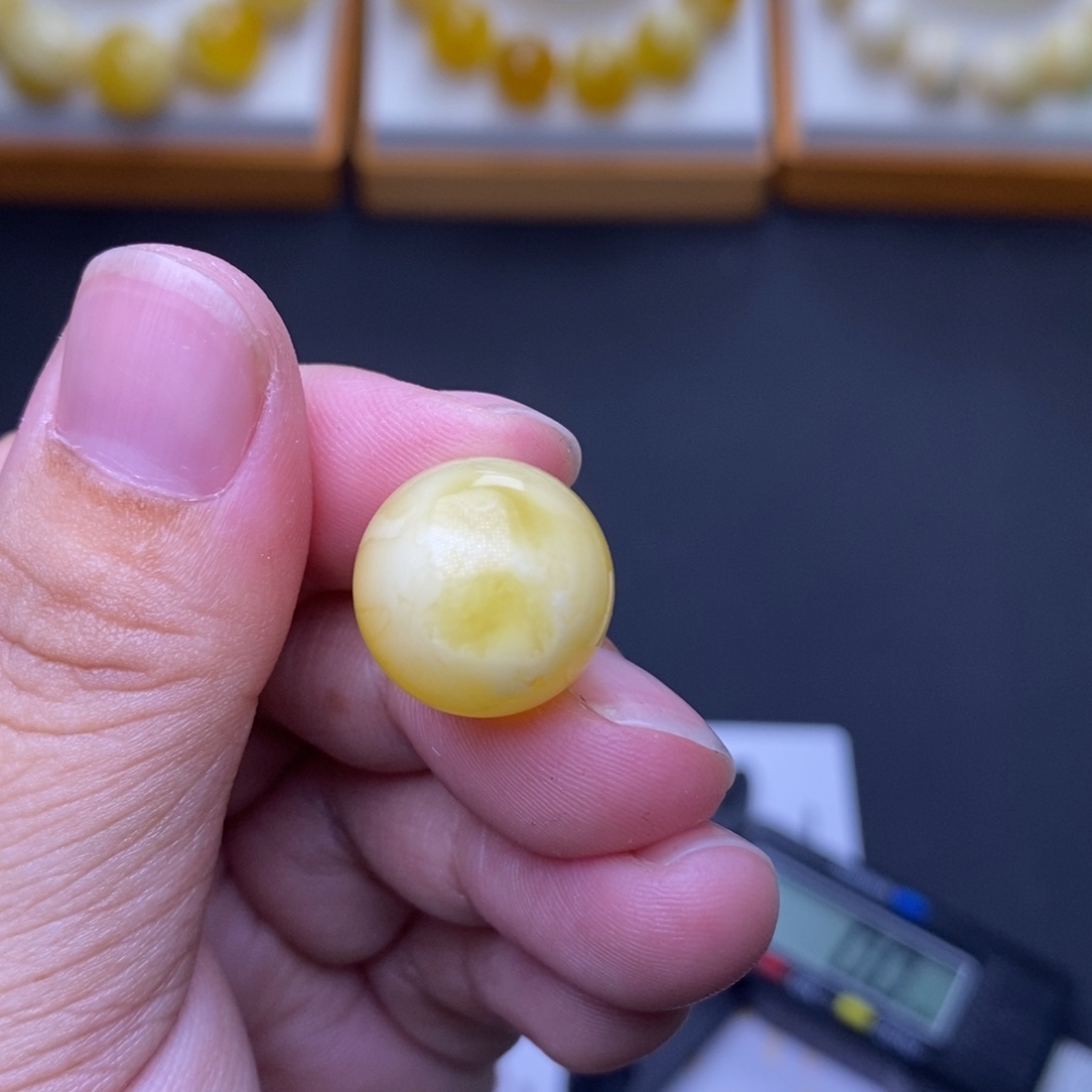 琥珀未镶嵌裸石21