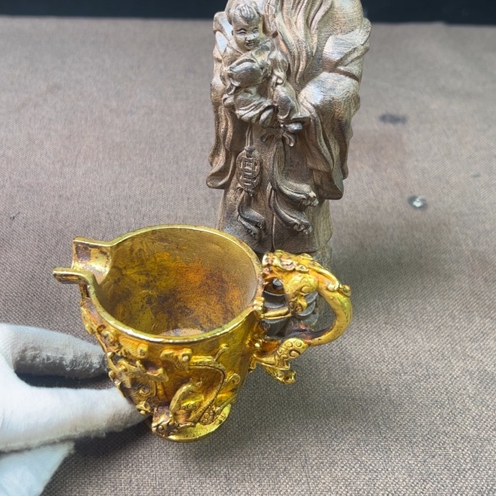 精品摆件工艺品等