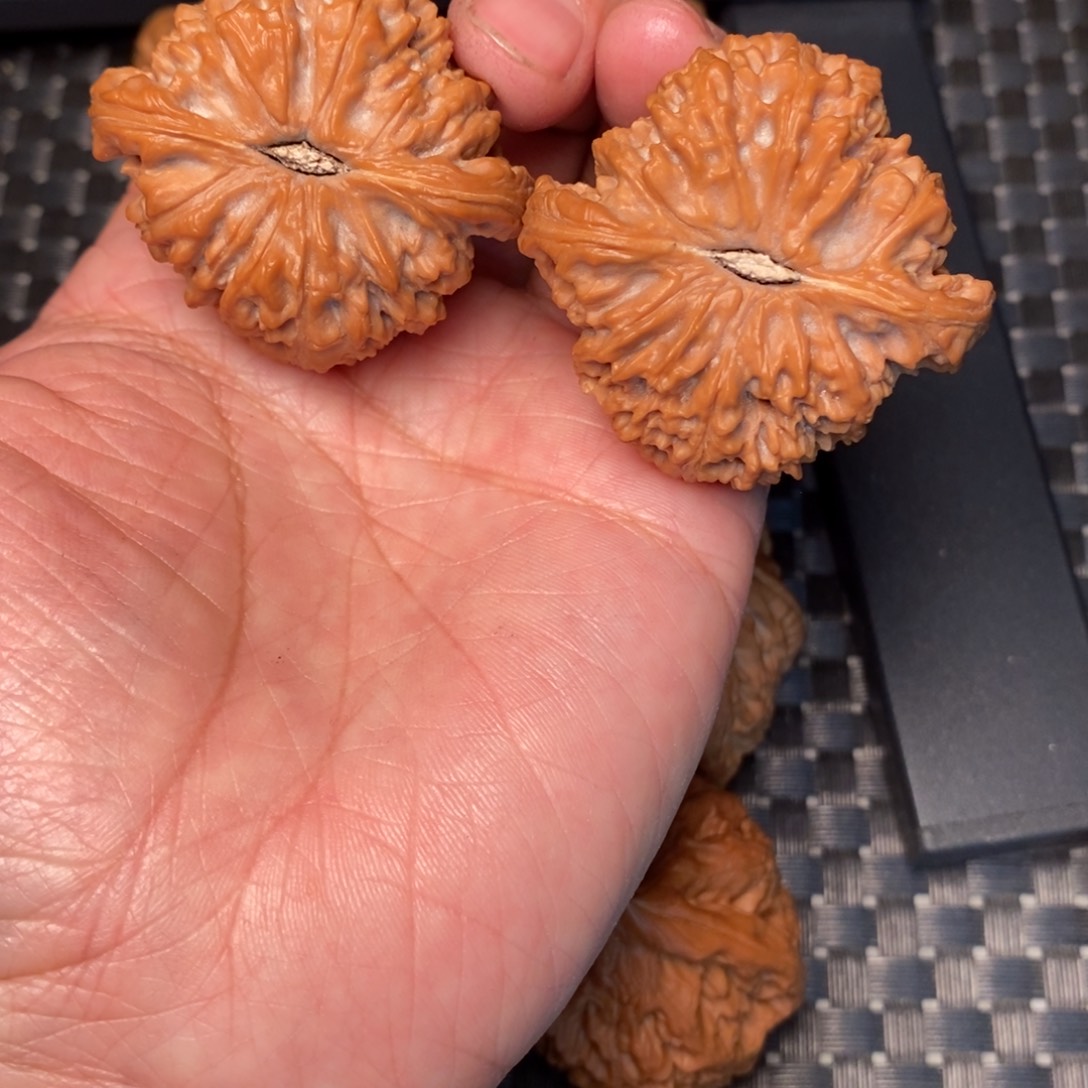 文玩核桃吊坠通****?南疆石