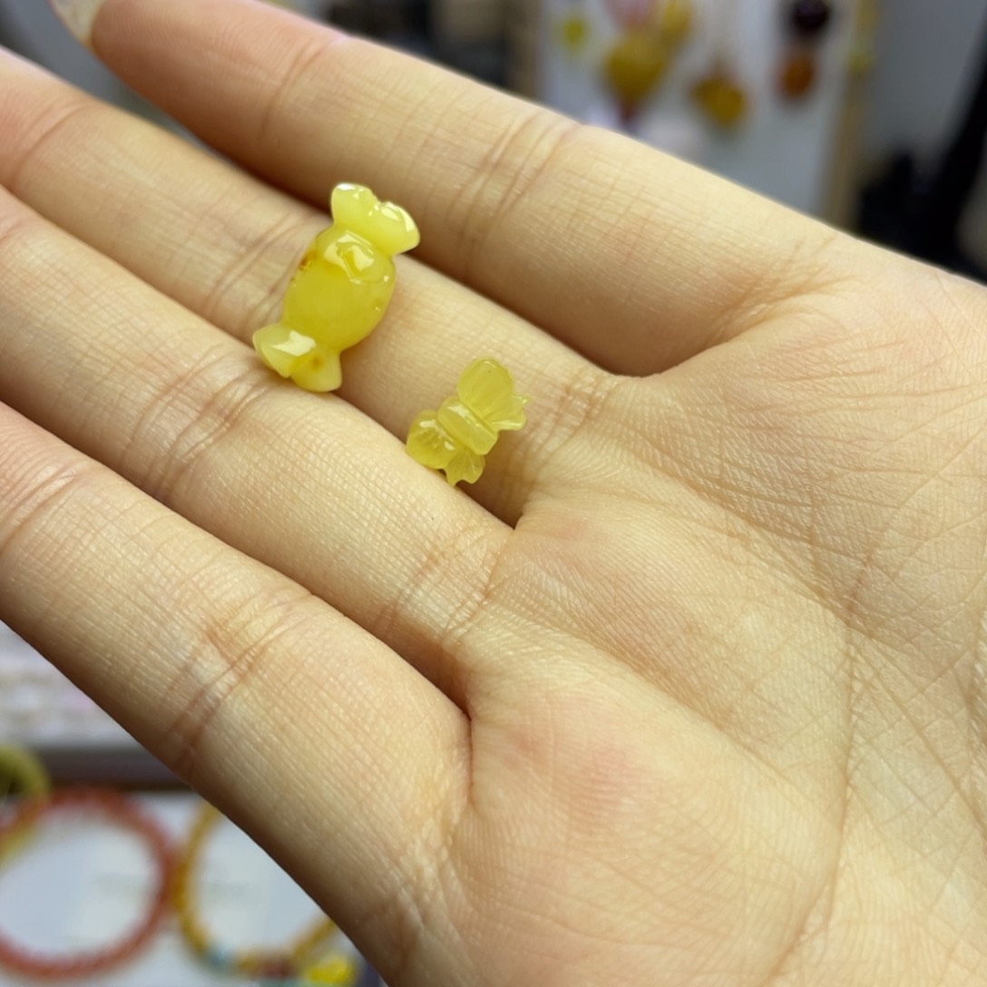 裸石琥珀未镶嵌李*宝糖果小蝴蝶结
