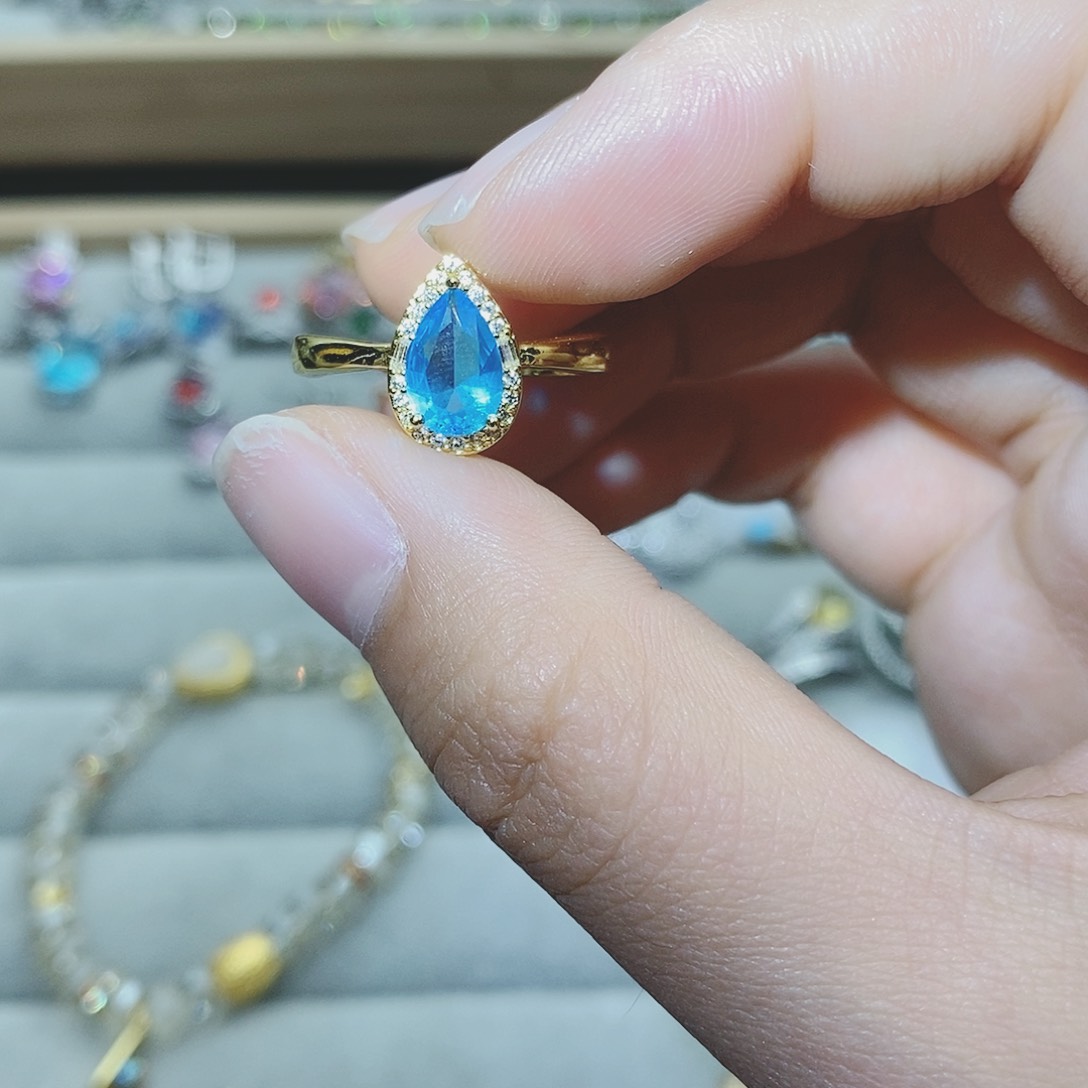 【闪购商品】银S925镶嵌耳饰托帕石